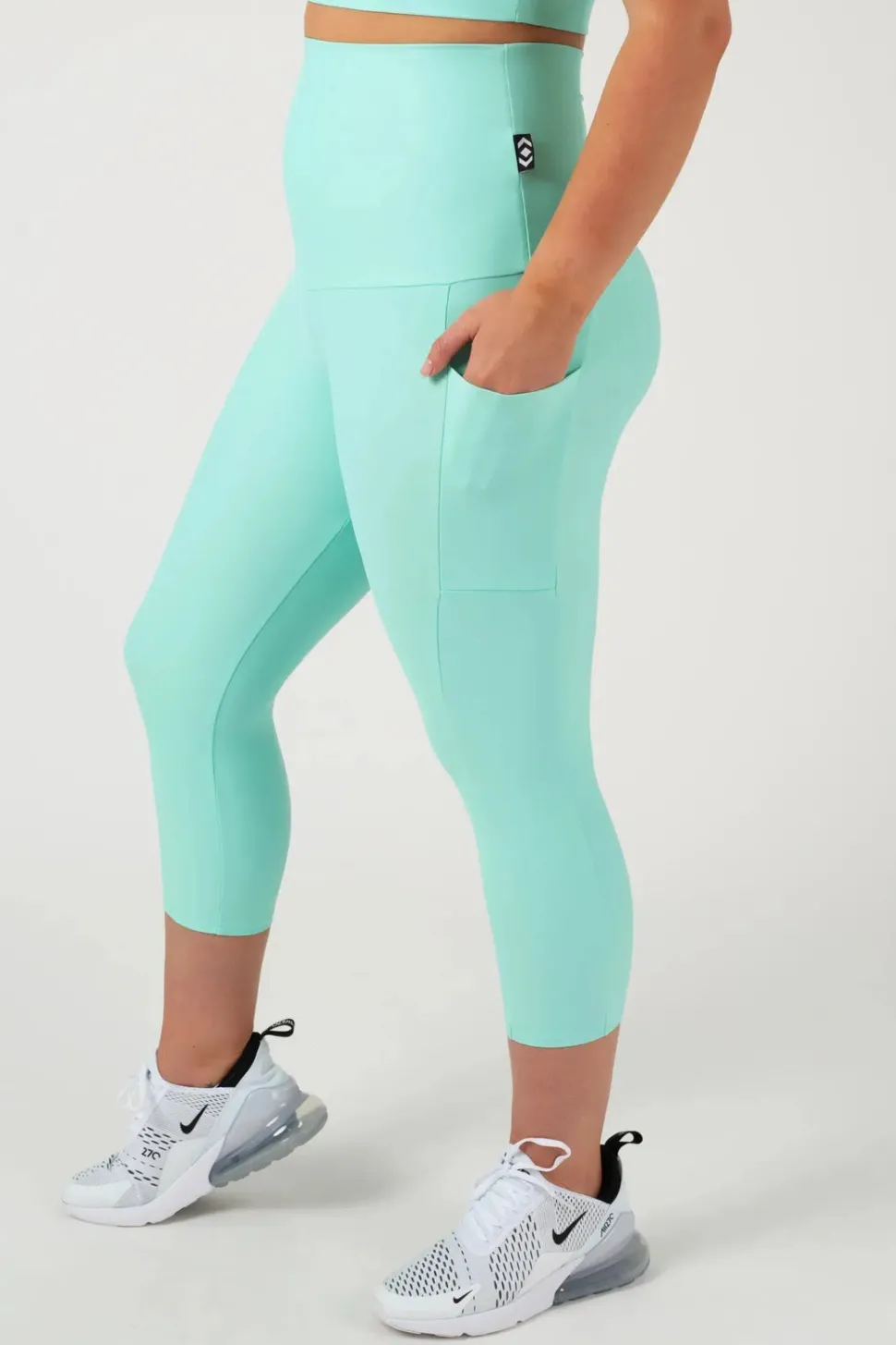 Mint Performance - Panel Pocket Extra High Waisted Capri Leggings