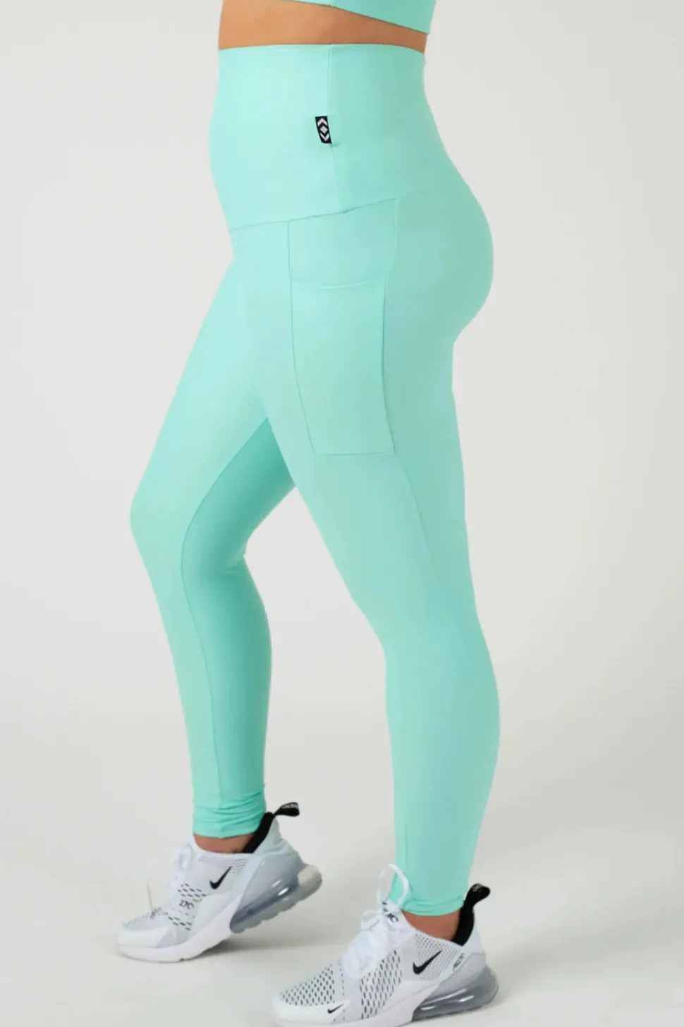 Mint Performance - Panel Pocket Extra High Waisted Leggings
