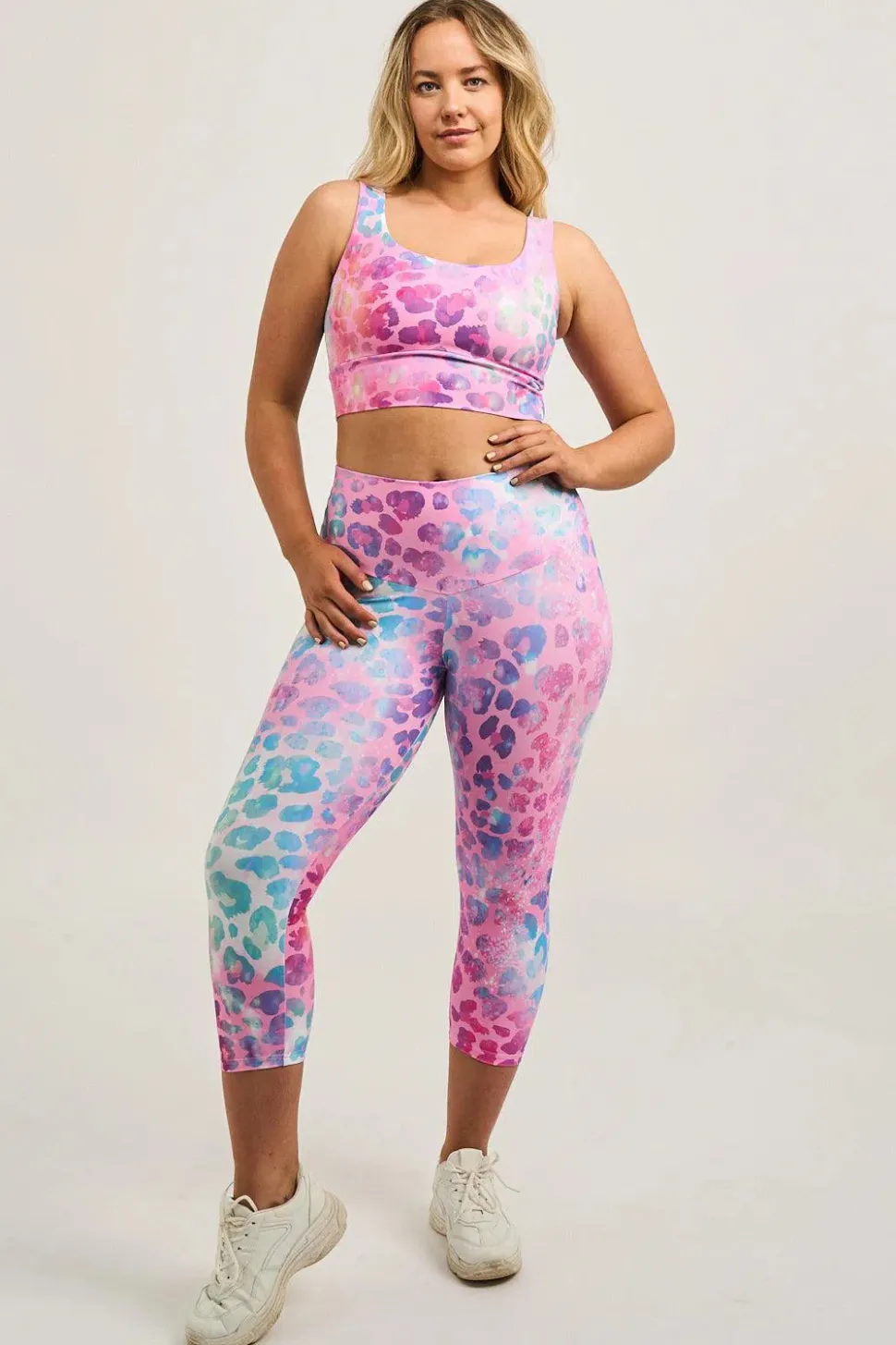 Rainbow Jag Performance - Double Booty Scrunch High Waisted Capri Leggings