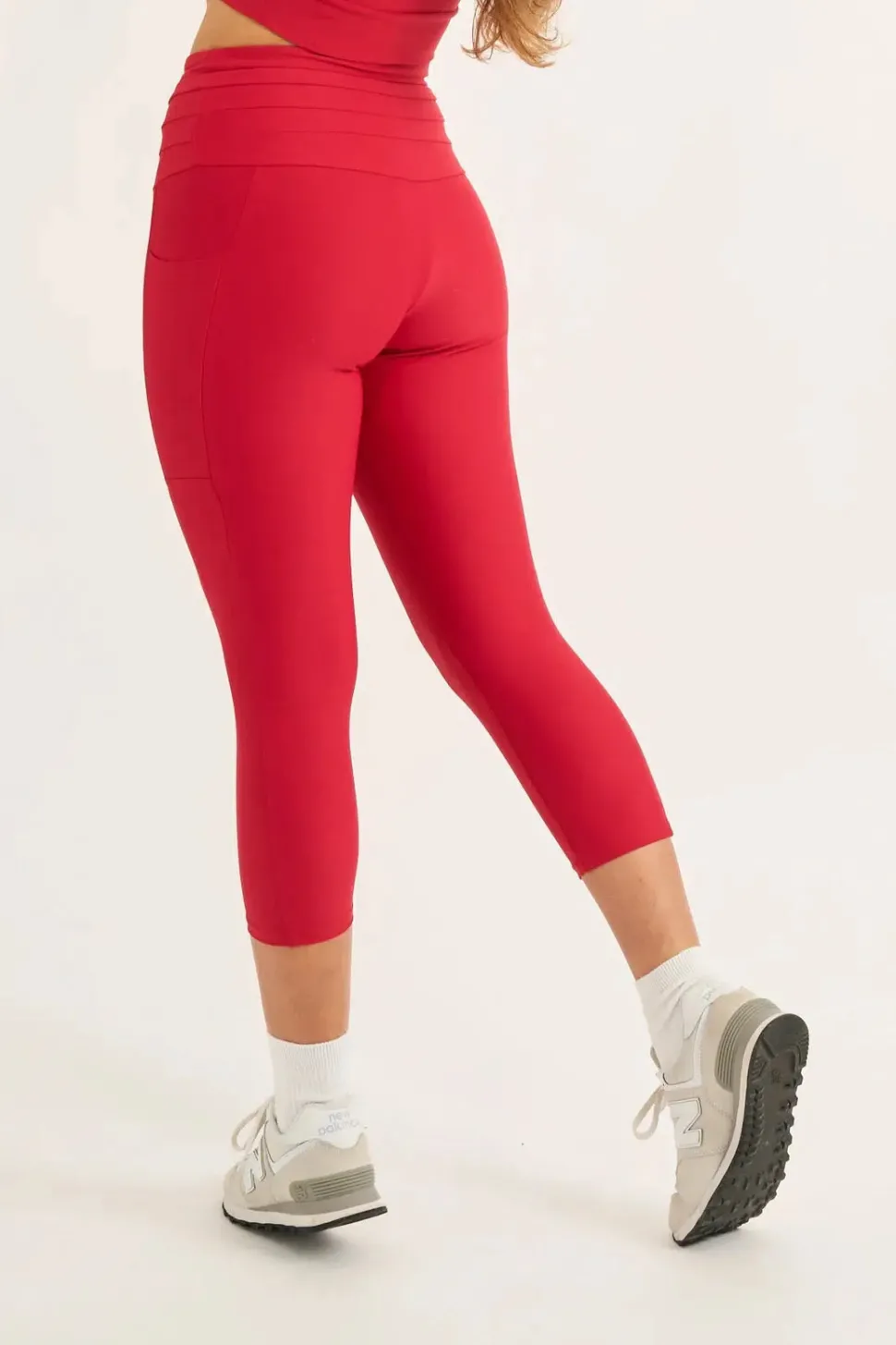 Red Performance - Panel Pocket Drawstring Capri Leggings