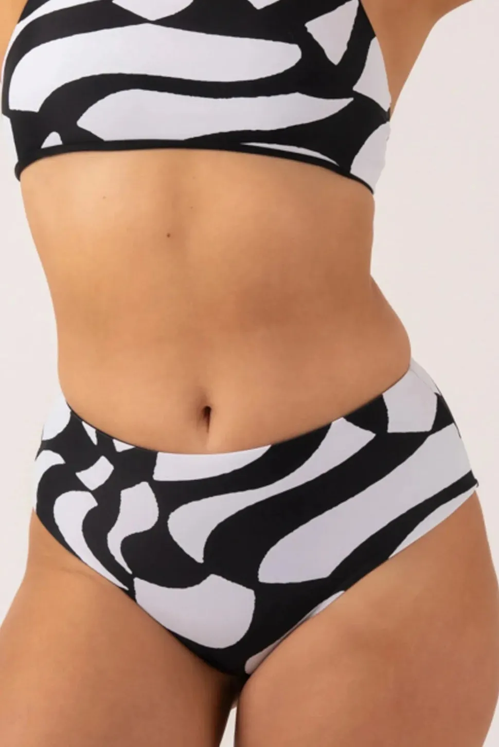 Silky Reversible High Waisted Medium Cut Bikini Bottom - Black Geo Waves
