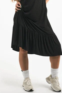 Slinky To Touch Lazy Girl Ruffle Dress - Black