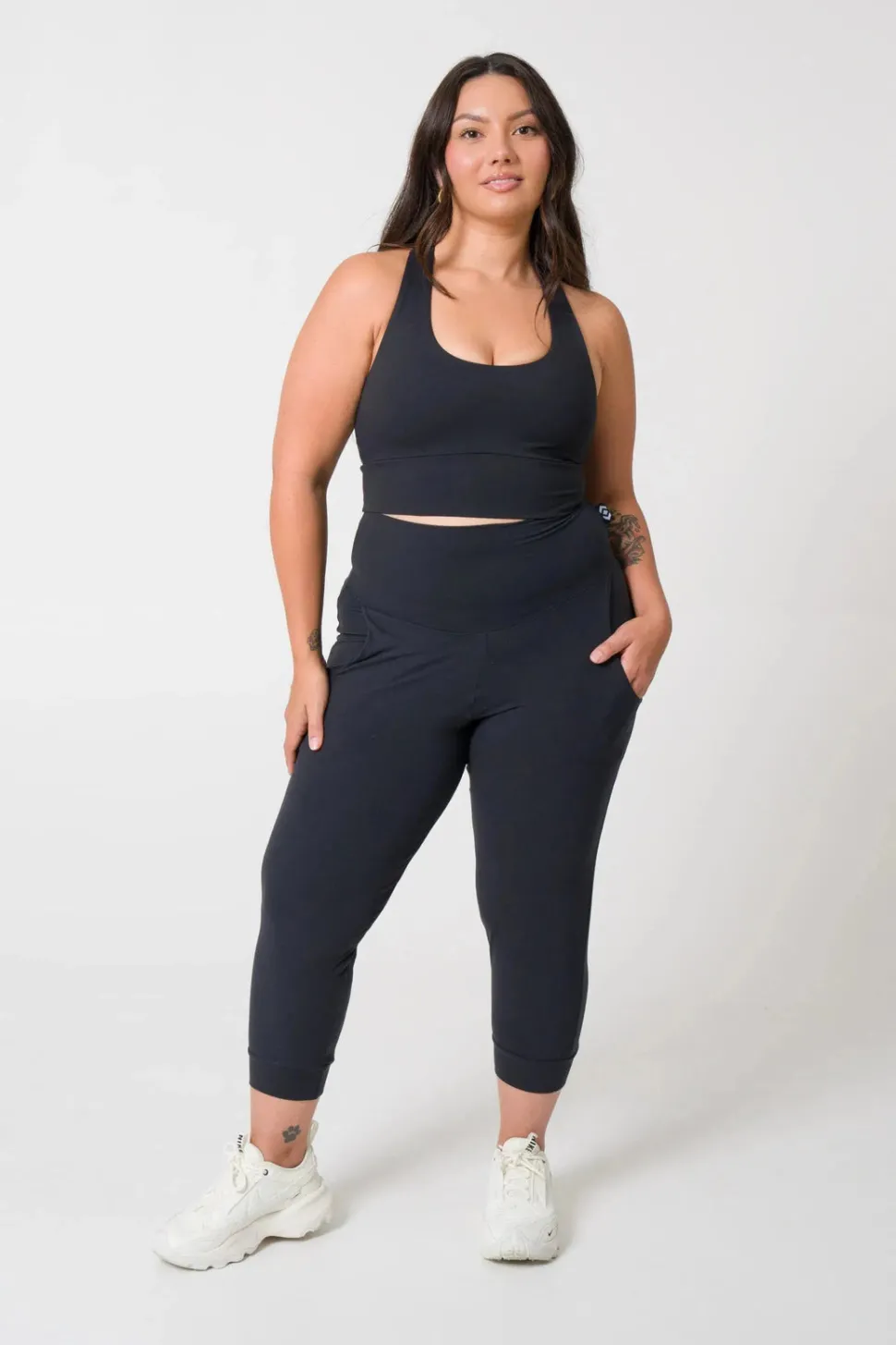 Soft To Touch Jogger Capris W/ Pockets - Black