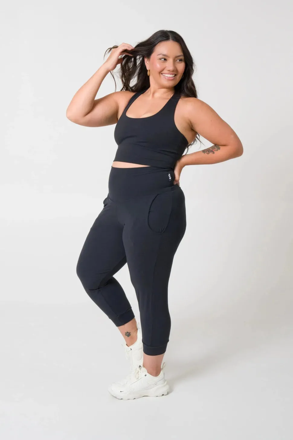 Soft To Touch Jogger Capris W/ Pockets - Black