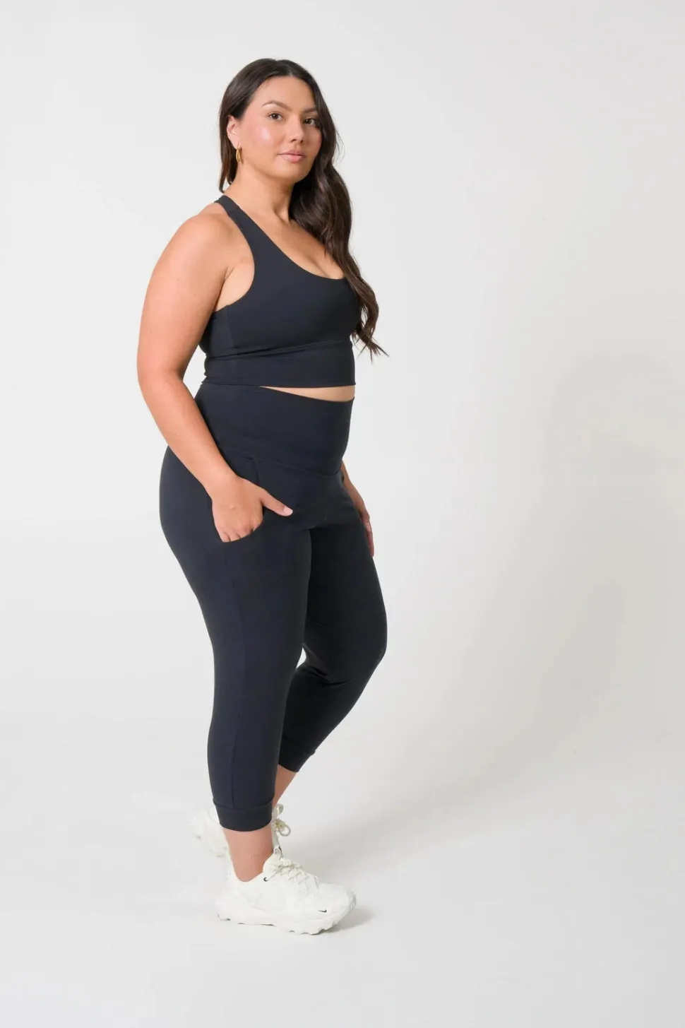 Soft To Touch Jogger Capris W/ Pockets - Black