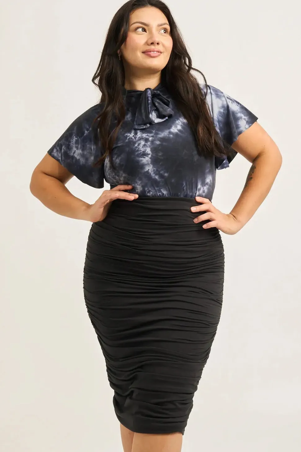Soft To Touch Ruched Midi Skirt - Black