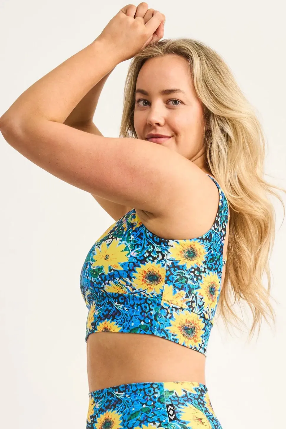 Sublime Performance - Scoop Neck Comfort Crop Top