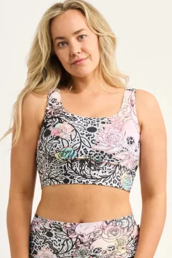 Way Badder Witch Performance - Scoop Neck Comfort Crop Top