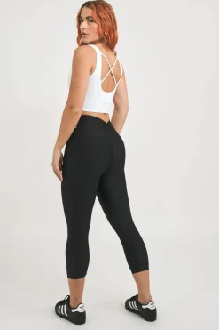 White Body Contouring - Scoop Neck Comfort Crop Top