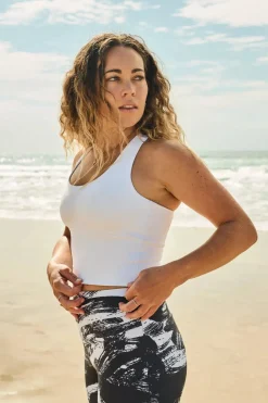 White Performance - Longline T Back Comfort Crop Top