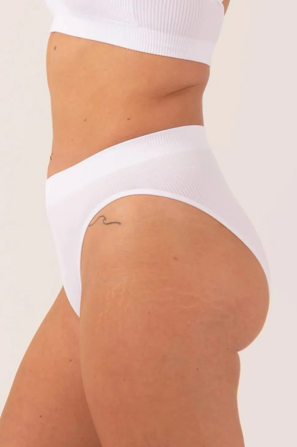 White Rib Seam Free - High Waist Bikini Briefs